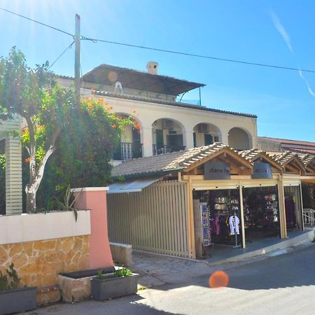 Yannis - Holiday Apartments On Agios Gordios Beach In Corfu Екстериор снимка