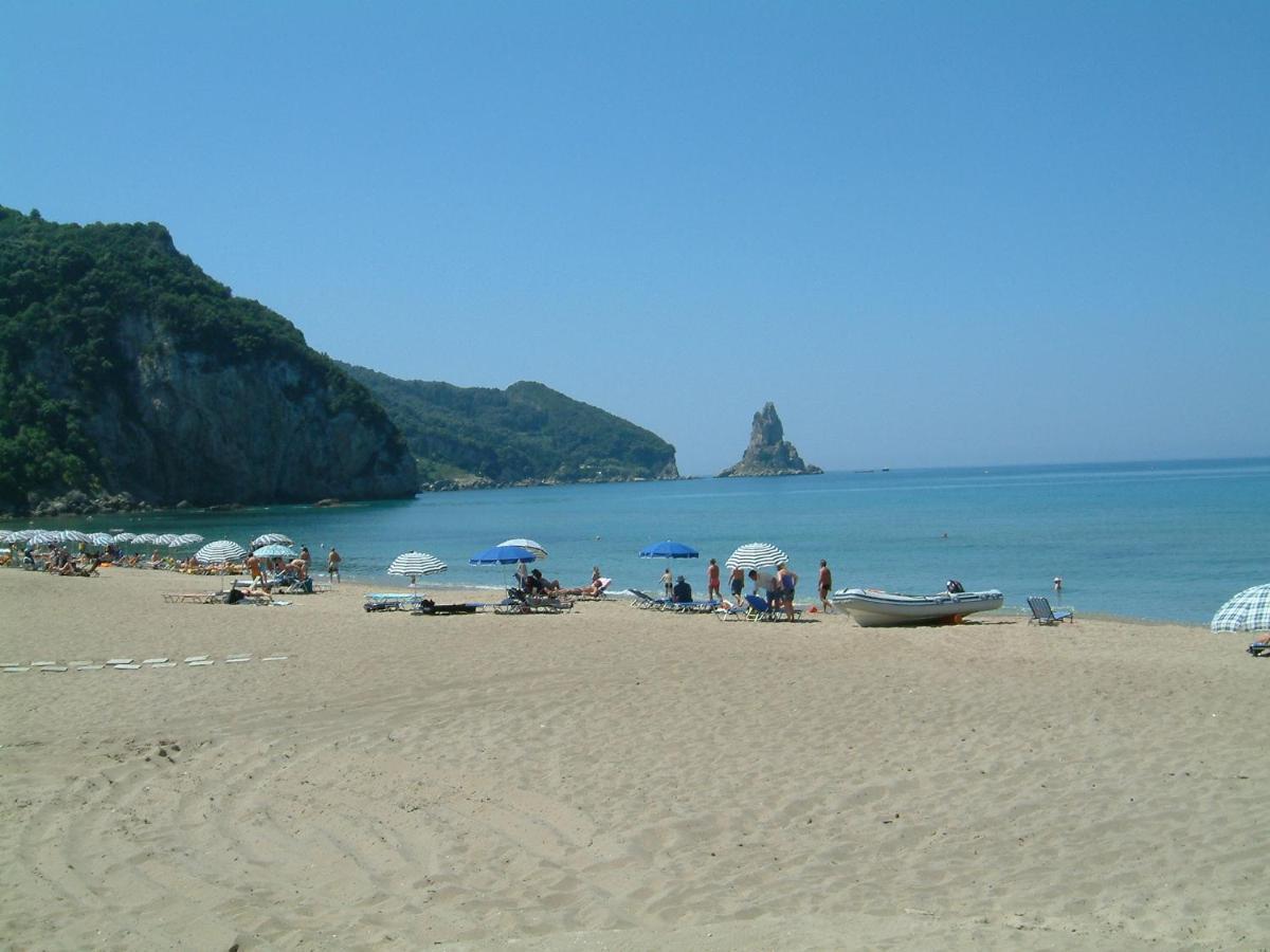 Yannis - Holiday Apartments On Agios Gordios Beach In Corfu Екстериор снимка